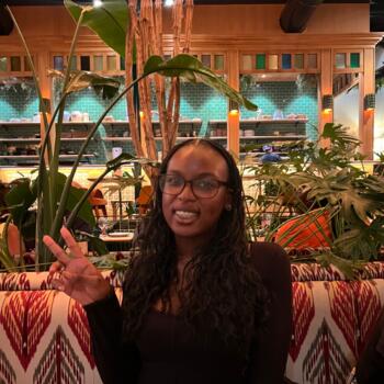 Babysitter στην περιοχή Courbevoie: Ange liliane