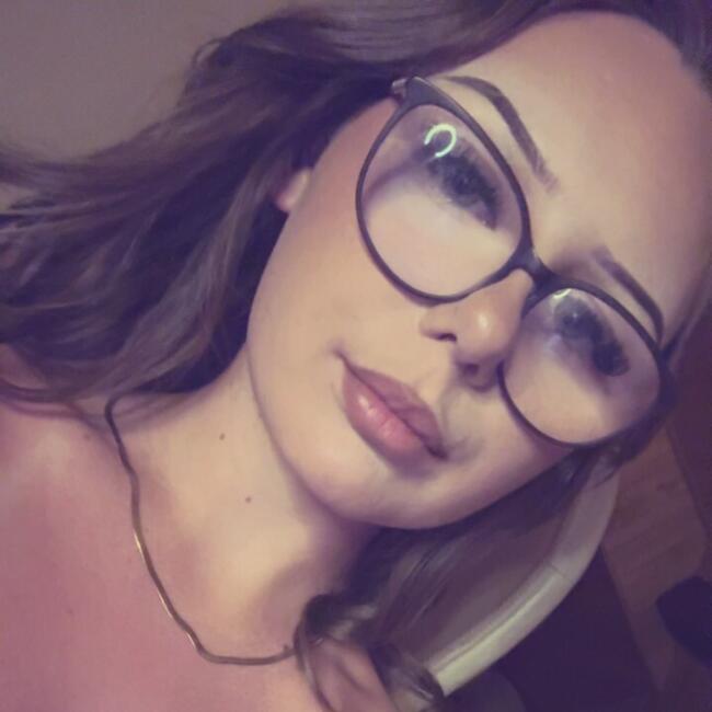 Babysitter in Brenthonne: Ylliana