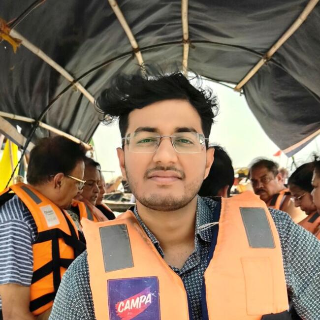 Ghāziābād में बेबीसिटिंग की नौकरी: Digvesh Kumar