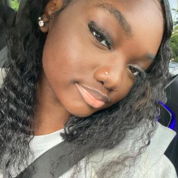 Babysitter in Vincennes: Aicha