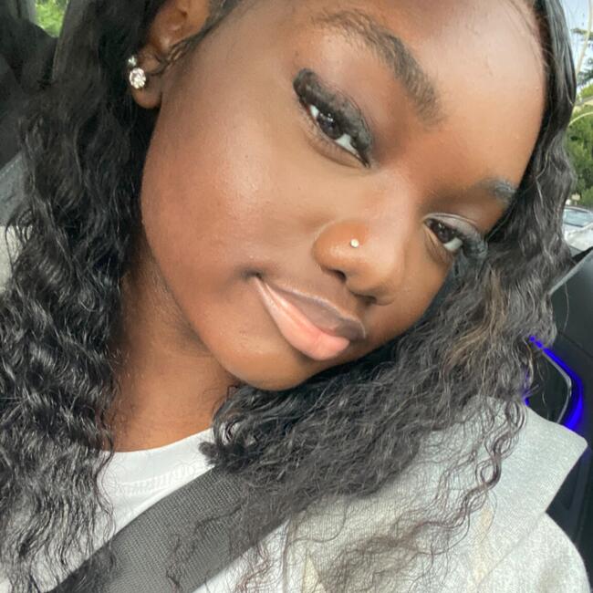 Babysitter in Vincennes: Aicha