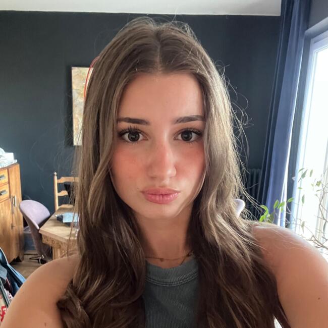 Babysitter in Caen: Esther