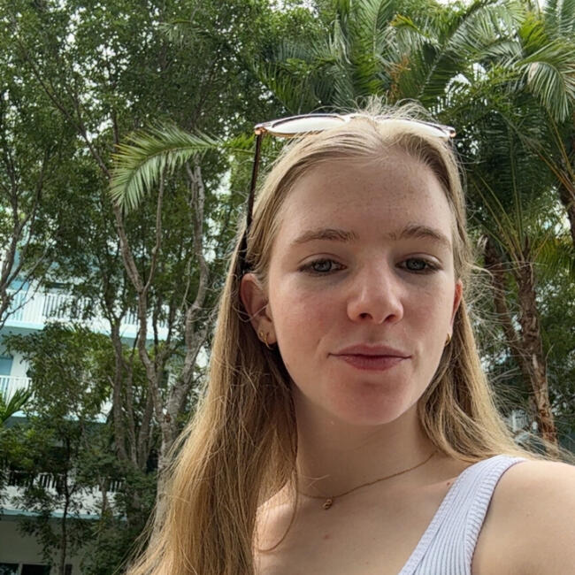 Babysitter in North Miami: Fleur