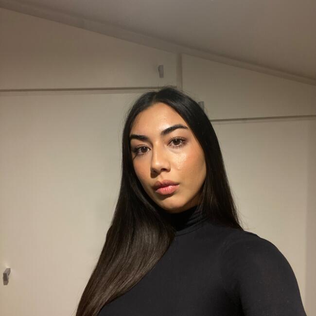 Babysitter in Paris: Shirin