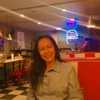 Babá em Aparecida de Goiânia: Geliane