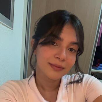 Babá Uberaba: Camila
