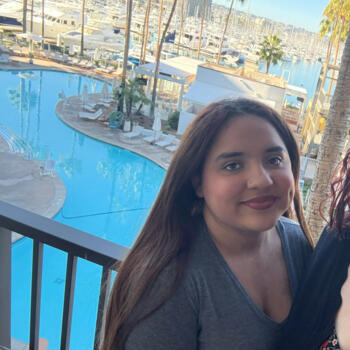 Babysitter in Ceres (California): Tori