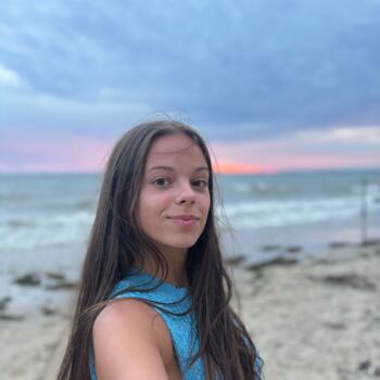 Babysitter in Bonchamp-lès-Laval: Nora