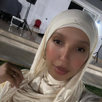 Babysitter in Louviers: Oumaima