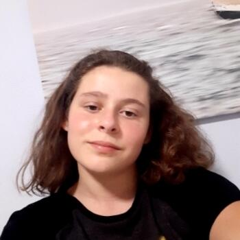 Babysitter in Villach: Leonie