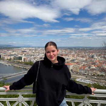 Babysitter in Budapest: Lili