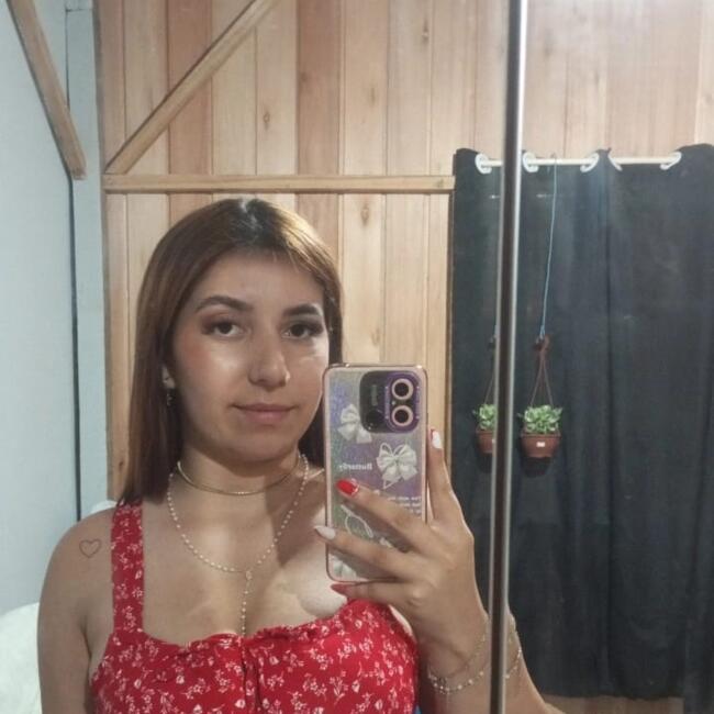 Babá em Joinville: Aline