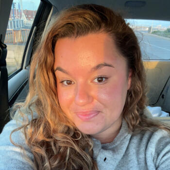 Babysitter in Calais: Juliette