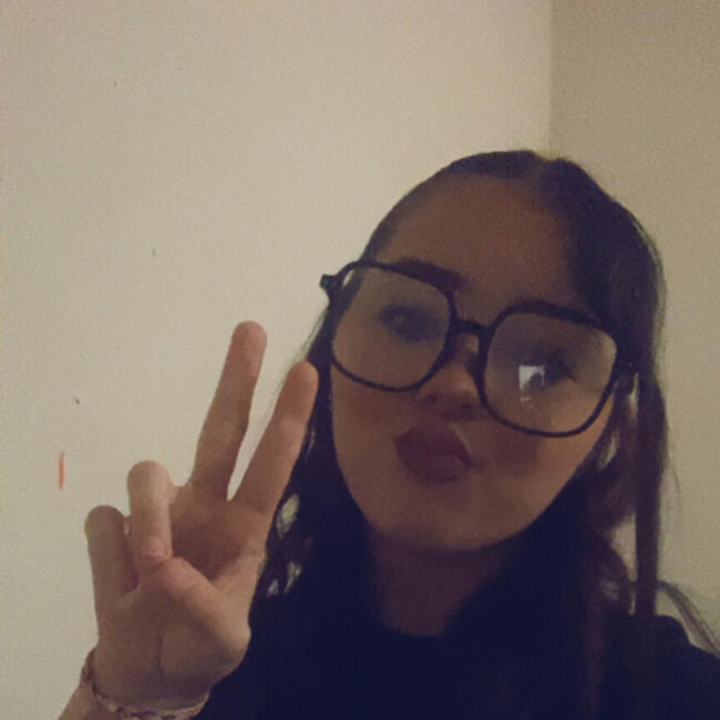 Babysitter in Saint-Sauveur: Alexandra