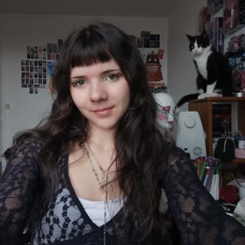 Babysitter in Venarey-les-Laumes: Emma