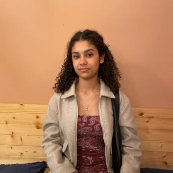 Babysitter in Semussac: Neela