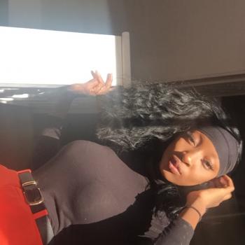 Babysitter Rowley Regis: Elliana