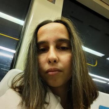 Babysitter em Porto: Mariana
