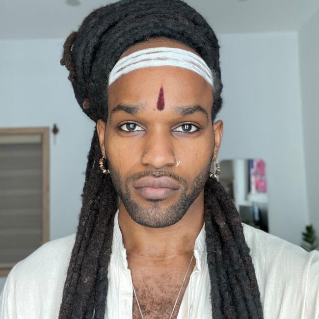 Job de garde d'enfants à La Rochelle: Parasharananda