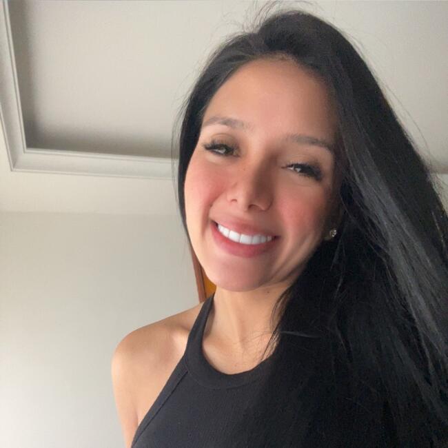 Babysitter in Caracas: Laura