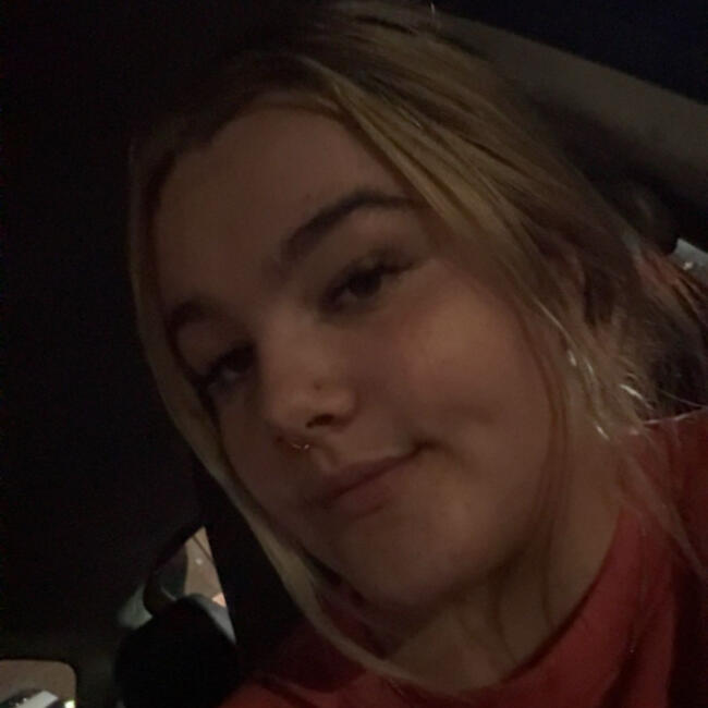 Babysitter in Adelaide: Jade