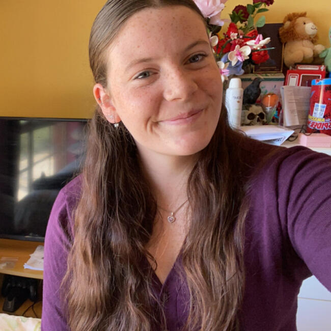 Babysitter in Newcastle: Holly