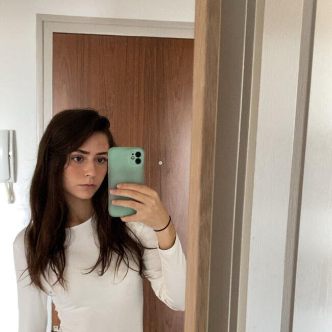 Babysitter in Aytré: Marine