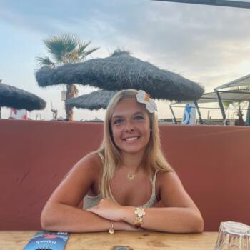 Babysitter in Saint-Martin-Boulogne: Capucine