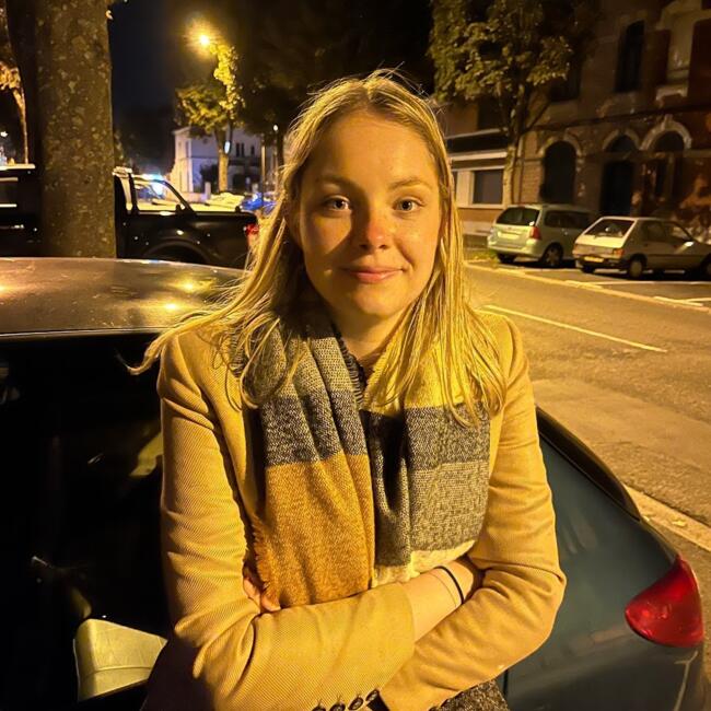 Babysitter in Hélesmes: Aurélie