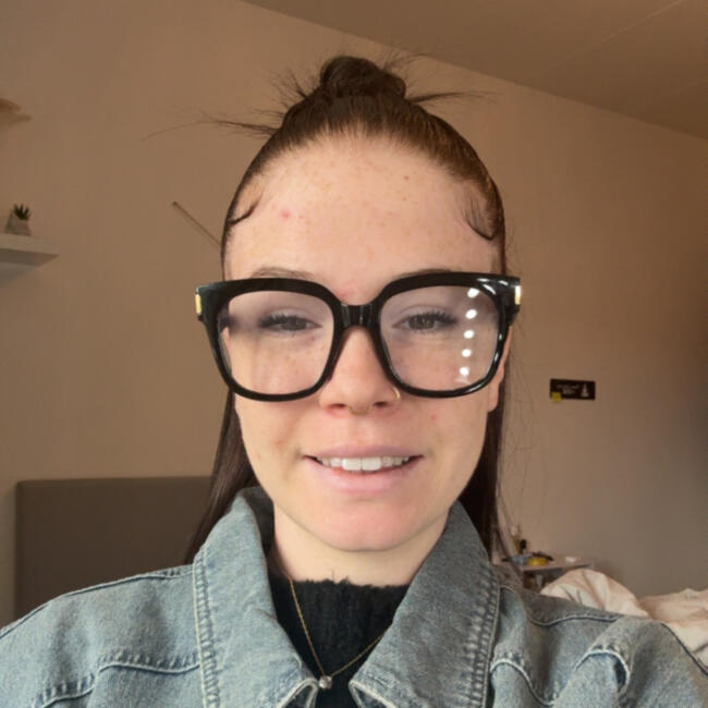 Babysitter in Semsales: Maelle