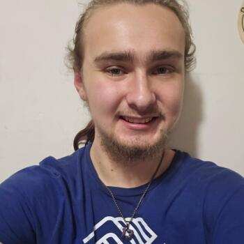 Babysitter in North Aurora: Ian