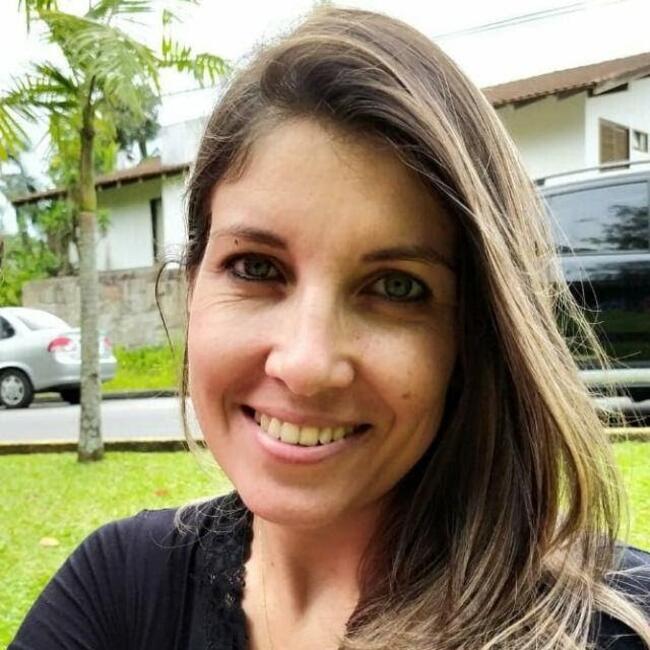 Babysitter in Joinville: Aline