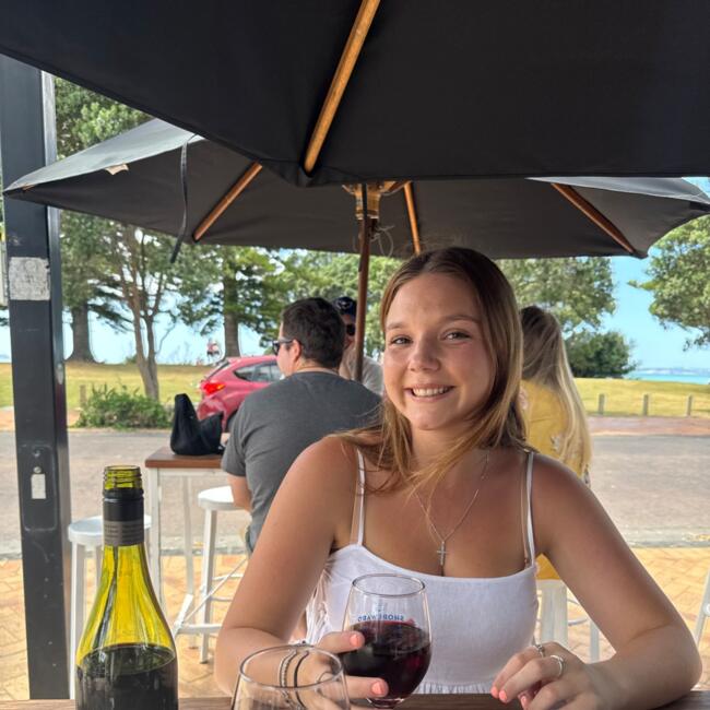 Babysitter in Orewa: Kira