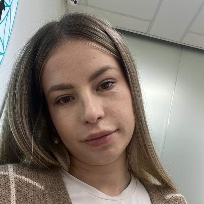 Poptávka hlídání dětí v Praha: Olya