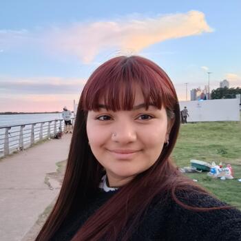 Niñera Almirante Brown: Estrella Priscila