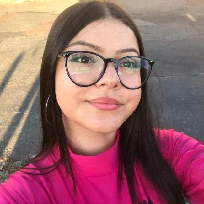 Babysitter in Curitiba: Giovanna