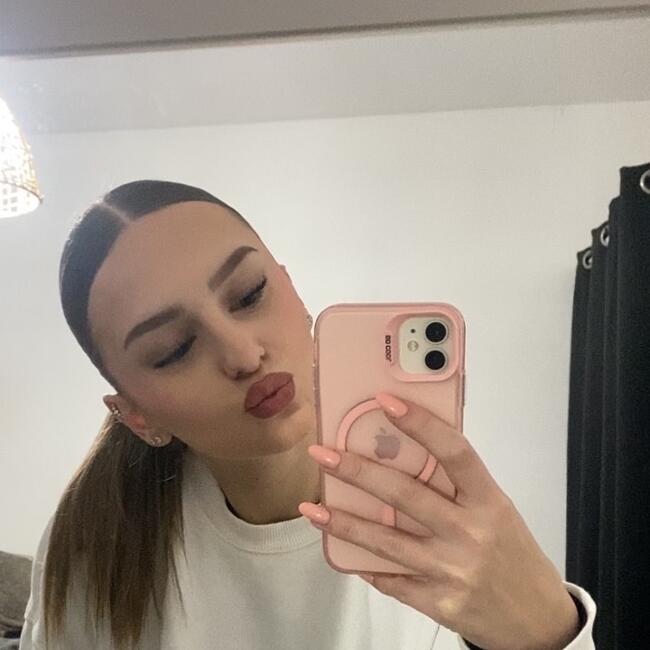 Babysitter στην περιοχή Αιξ-αν-Προβάνς: Angelia