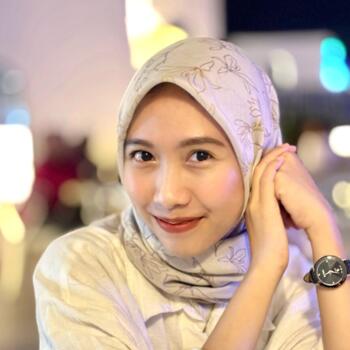 Babysitter in Auckland: Annisa