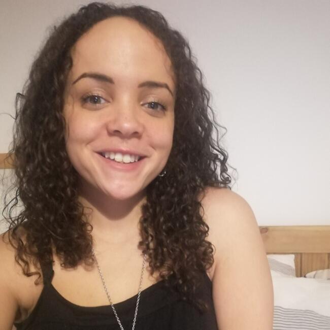 Babysitter in Exeter: Lauren