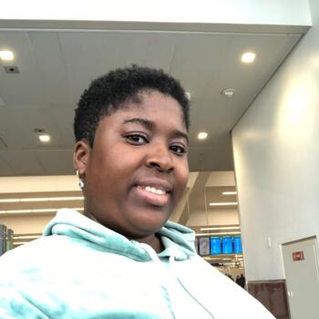 Babysitter in Lacey: Catherine