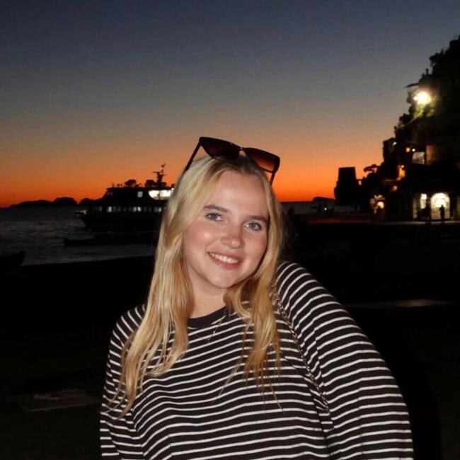 Babysitter in Sèvres: Adele