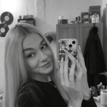 Babysitter in Veszprém: Kiara