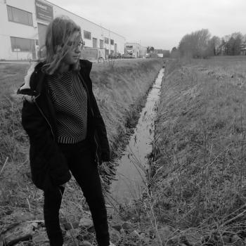 Babysitter in Sint-Niklaas: Badgirle