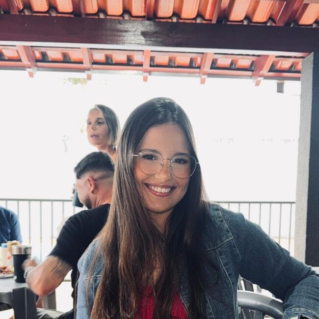 Babysitter in Uberlândia: Maria Eduarda