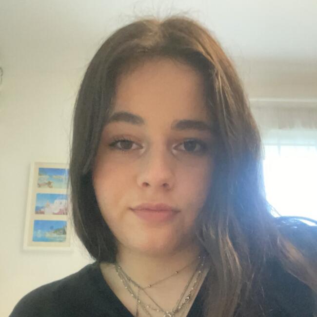 Babysitter in Carignan-de-Bordeaux: Noémie