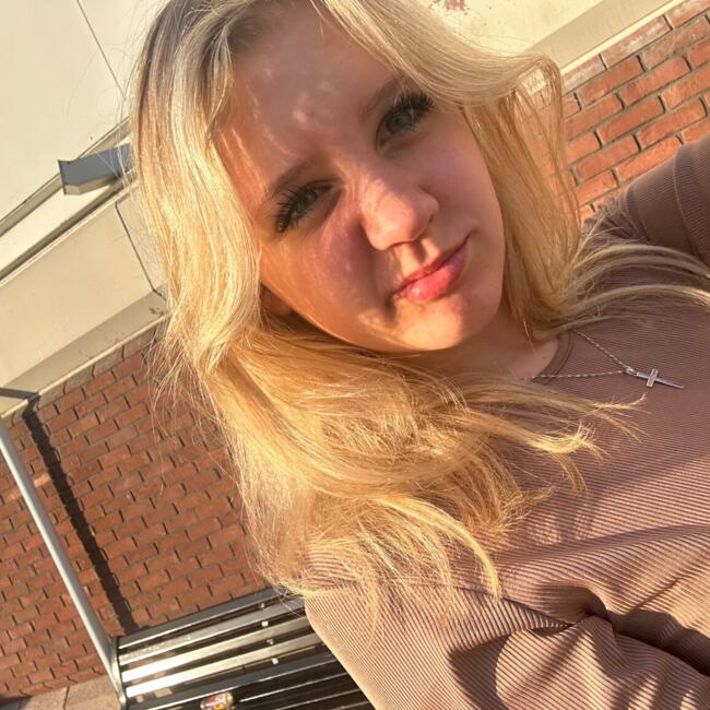 Babysitter in Billingham: Lola