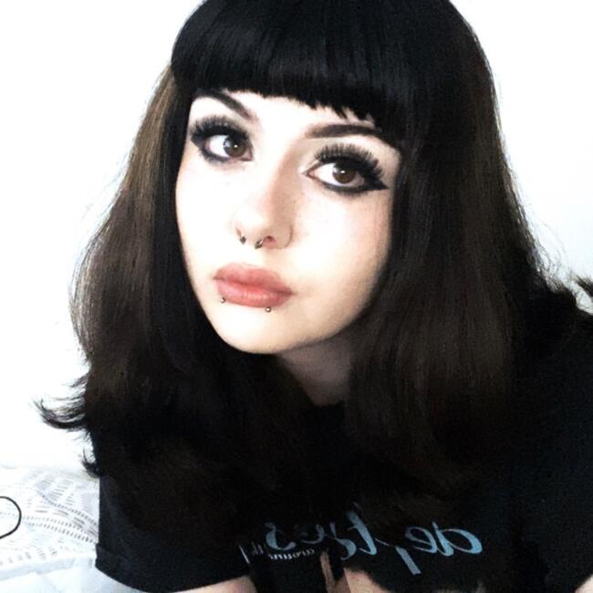 Babysitter in Oldham: Erin