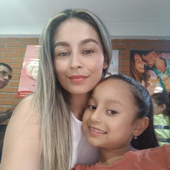 Nanny in Kerrville (Texas): Yenny Marcela