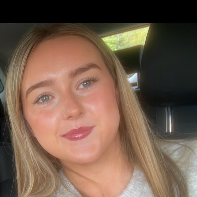 Babysitter in Cork: Evie