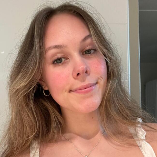 Babysitter in Queenstown: Mya